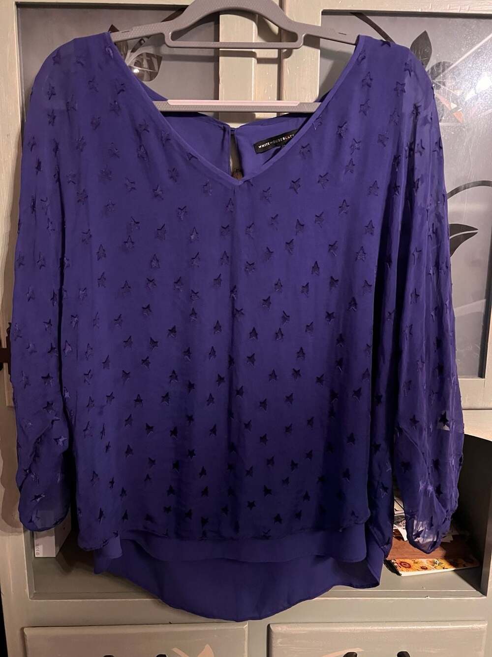 White House Black Market Blue Star Print V-Neck Blouse Size L - Picture 3 of 7